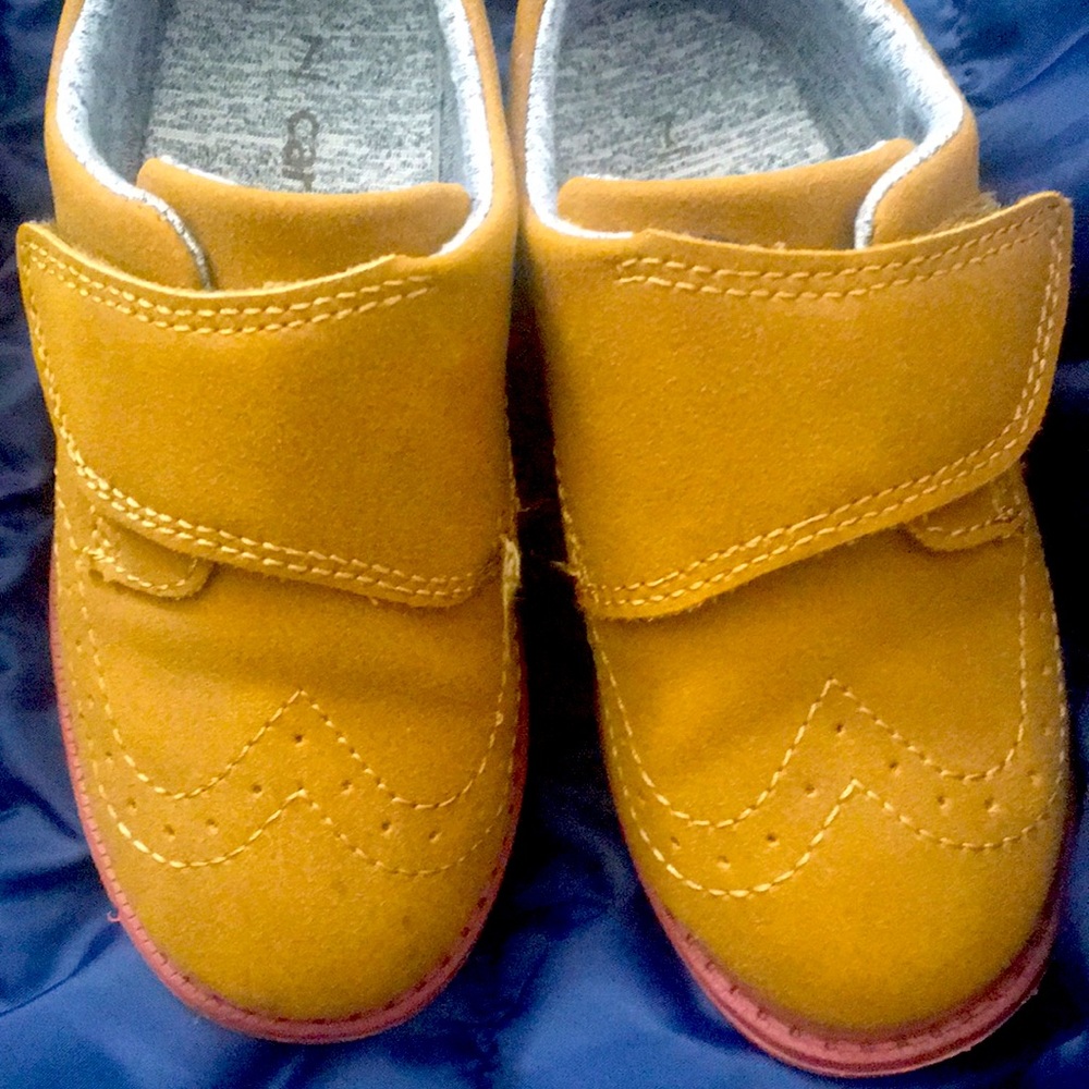Dress shoes